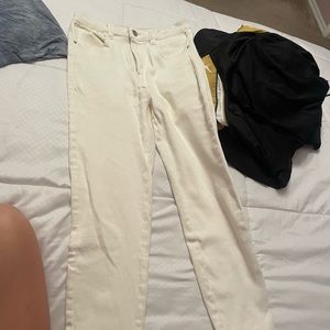 White skinny jeans